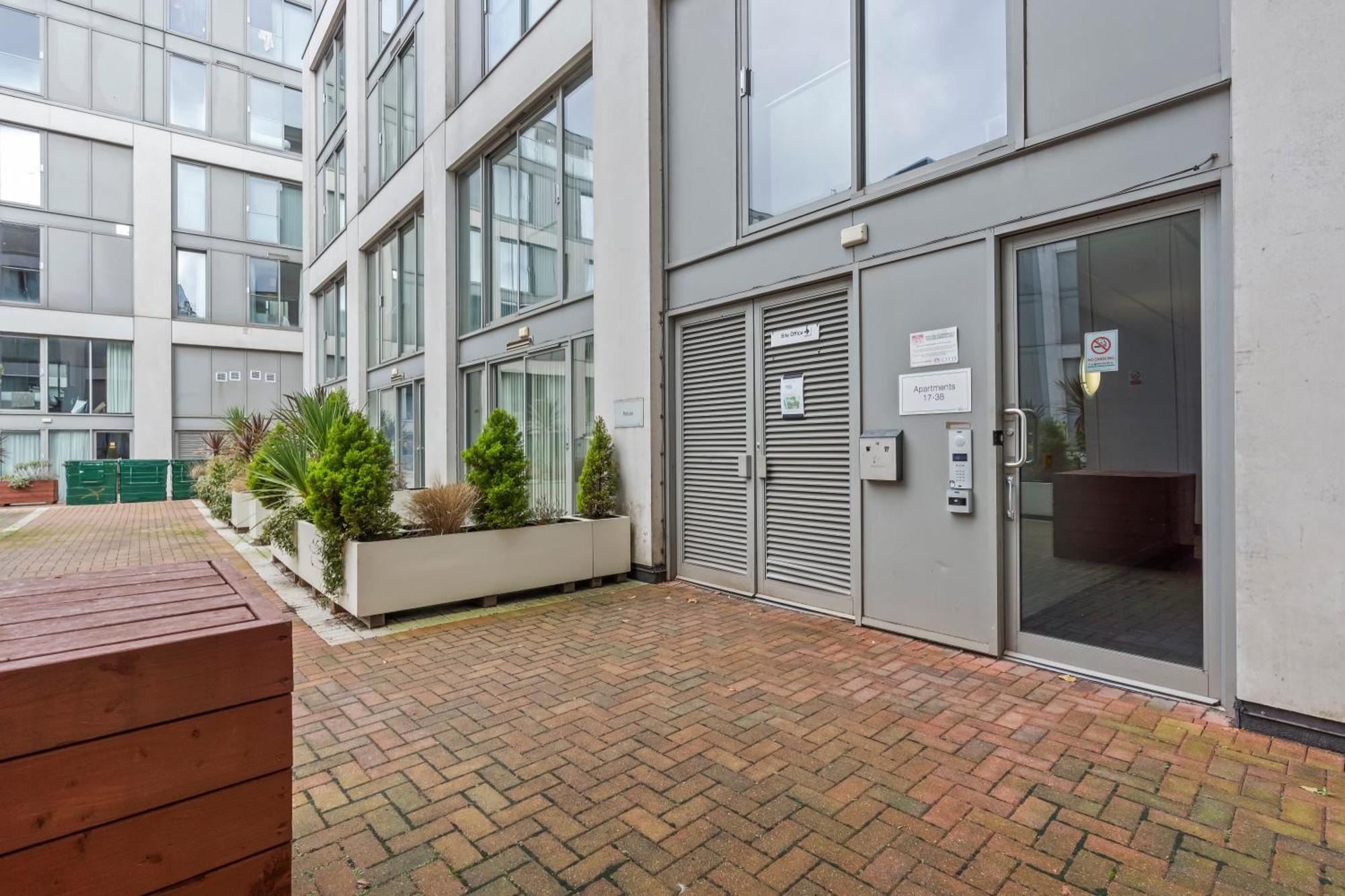 Heart Of City Centre Luxury Apartment With Secure Underground Parking Birmingham Bagian luar foto